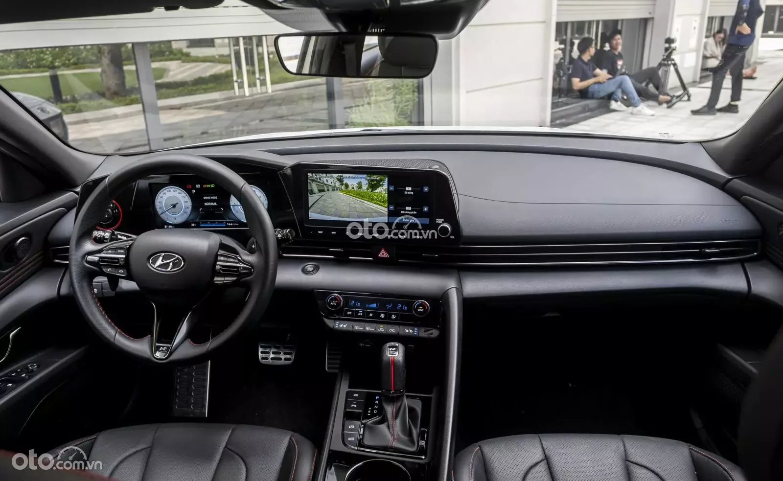 Không gian nội thất Hyundai Elantra 2026 hiện đại và rộng rãi