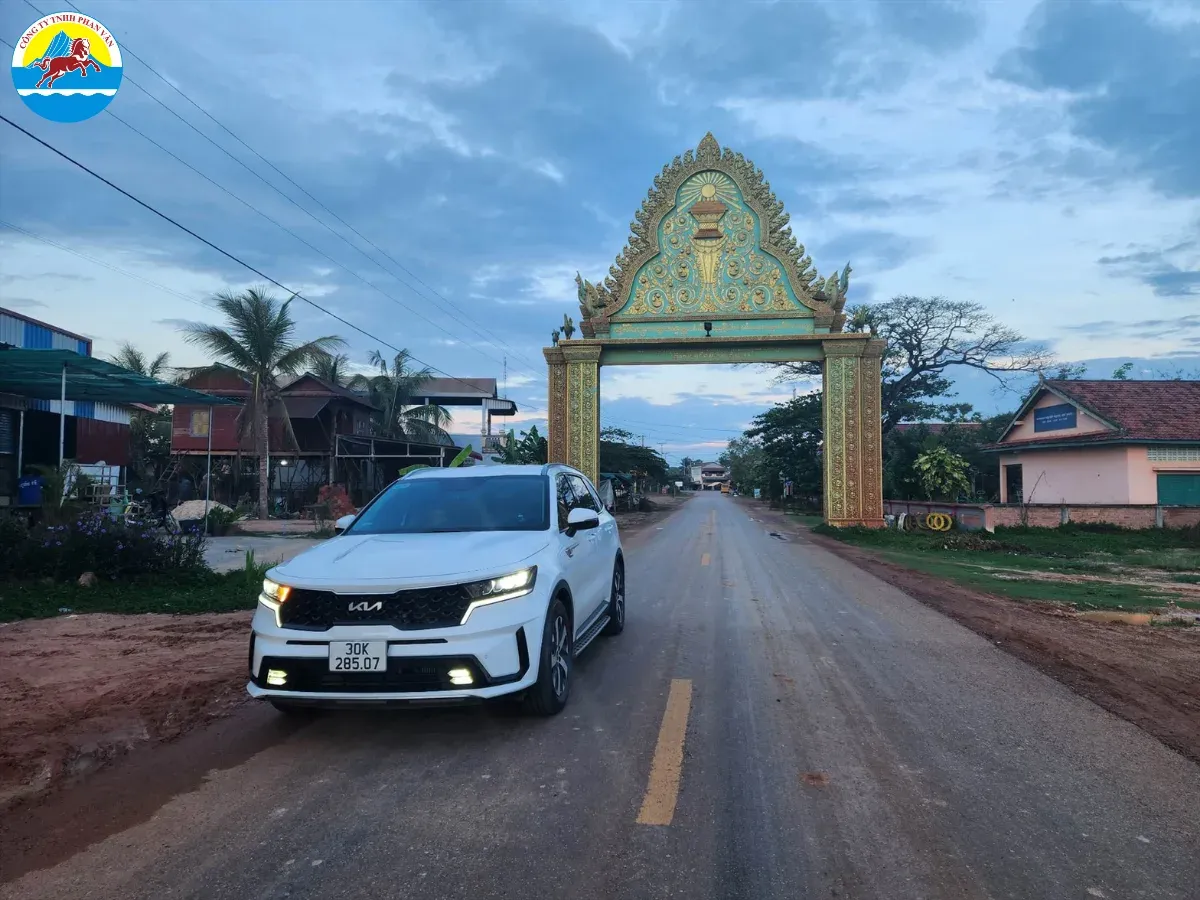 Du khách có thể chọn tour trọn gói đi Lào của Phan Văn Travel