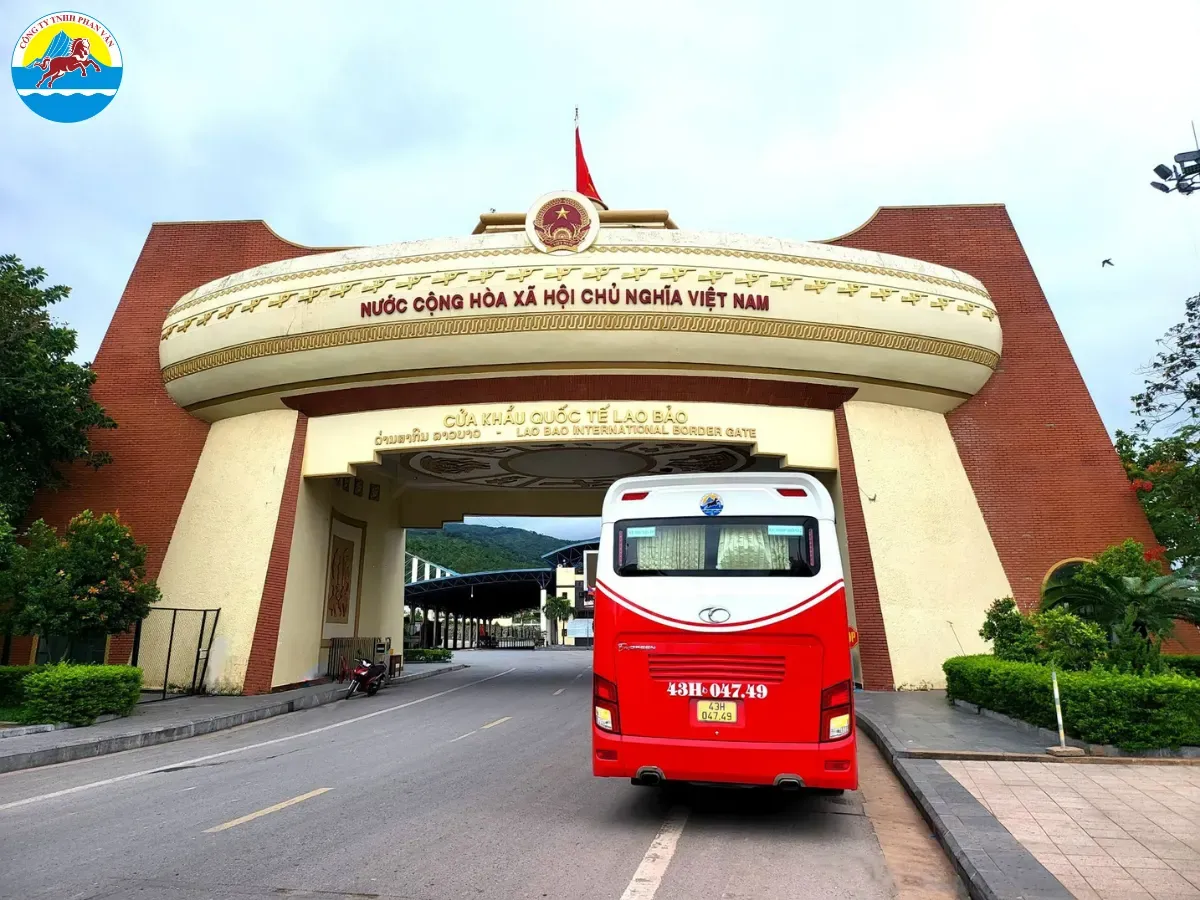 Phan Văn Travel cung cấp nhiều dòng xe từ 5 đến 45 chỗ đi Lào