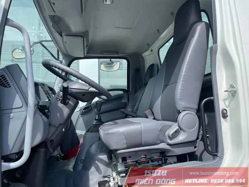 Giá xe tải Isuzu FRR 650 lăn bánh 2026