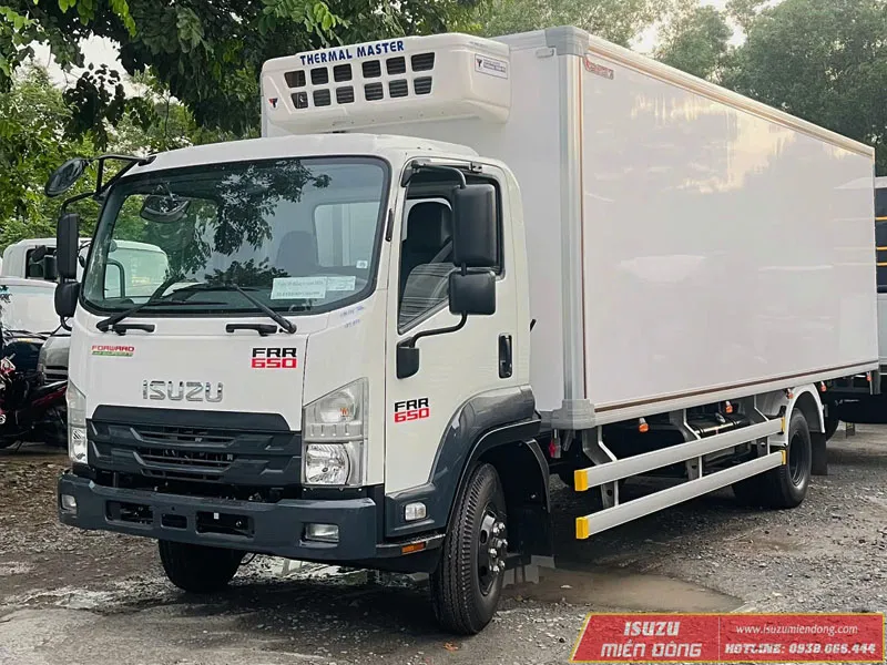 Xe tải Isuzu FRR 650 thùng đông lạnh