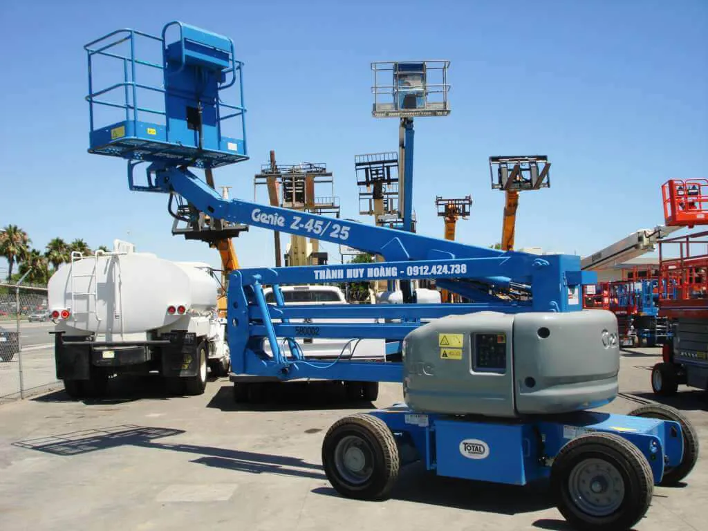 Xe nâng Boom Lift hiện đại