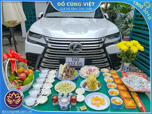Hình ảnh mâm cúng xe mới được thực hiện ngoài trời đầy đủ lễ vật
