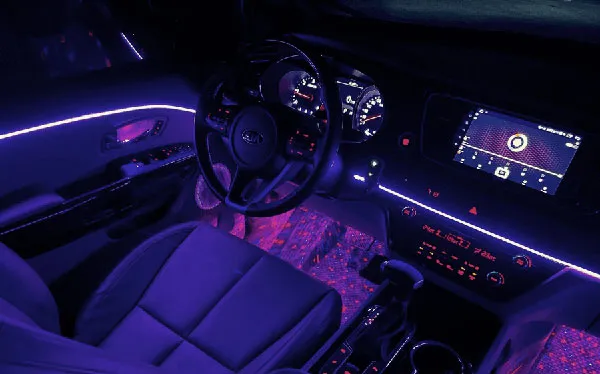 hình ảnh xe ô tô đẹp - Tổng thể nội thất xe sang trọng từ góc nhìn từ phía sau