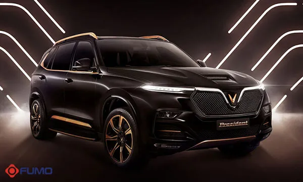 hình ảnh xe ô tô đẹp - VinFast 7 chỗ với logo chữ V tỏa sáng