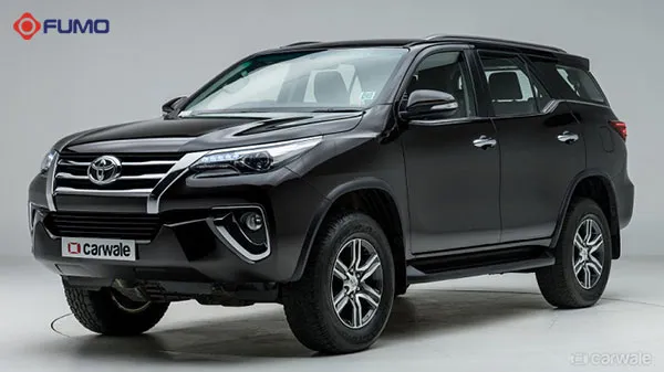 hình ảnh xe ô tô đẹp - Xe Toyota 7 chỗ màu đen sang trọng và lịch lãm