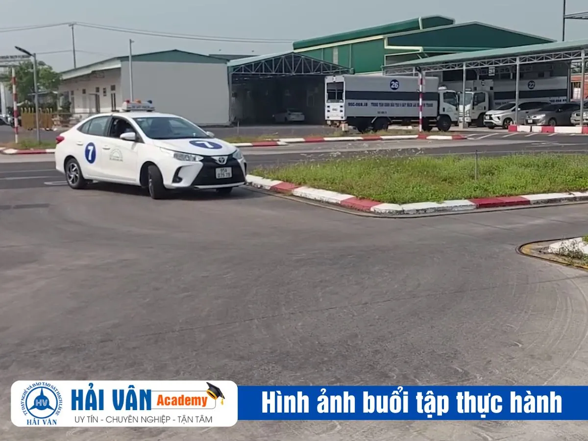 Học Phí BẰNG LÁI Xe Ô Tô B1, B2, C... Tại ĐÀ NẴNG Giá Bao Nhiêu | Báo Giá CHUẨN