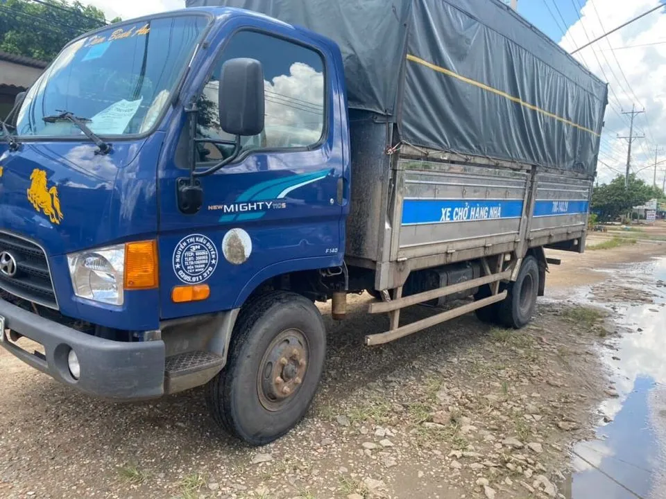 Mẫu xe tải Hyundai 7 tấn 110SP cũ đời 2019 thùng mui bạt