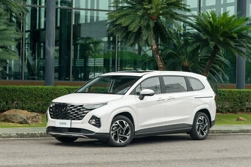 Hyundai Custin - MPV hiện đại