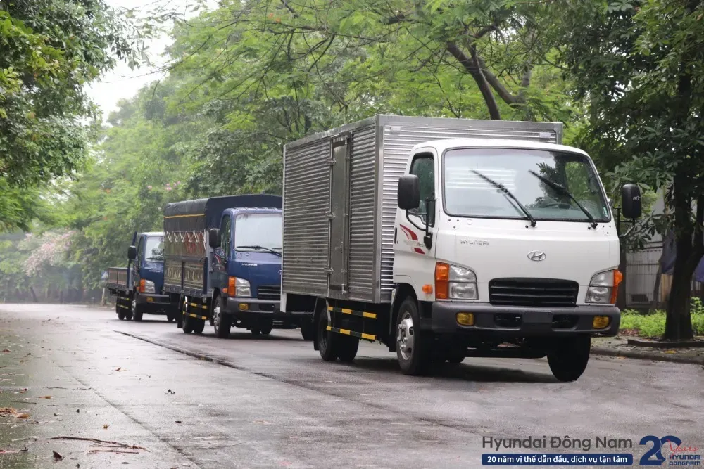 Xe tải Hyundai N250 và N250SL tại showroom