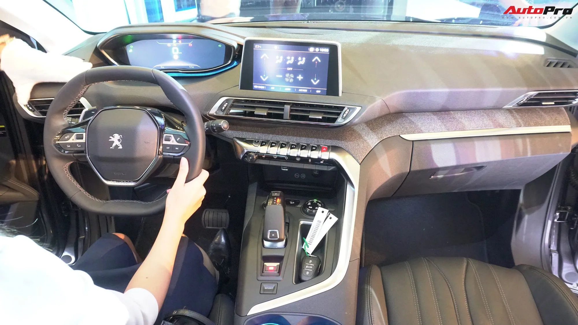 Thiết kế vô lăng và khoang lái tối ưu trải nghiệm người dùng theo tiêu chuẩn Peugeot cao cấp