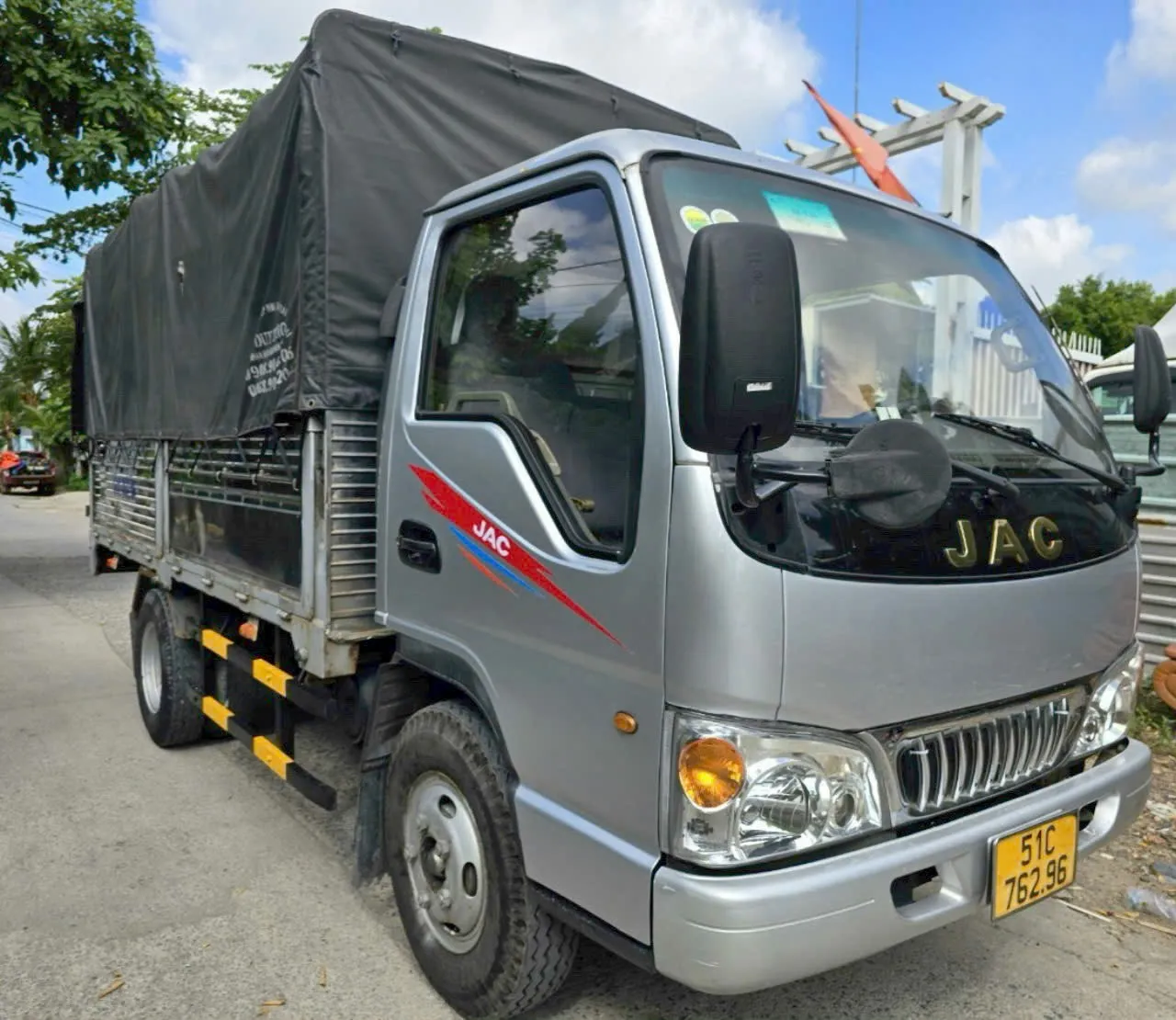 Xe tải JAC 2.4 tấn cũ tải trọng vào thành phố