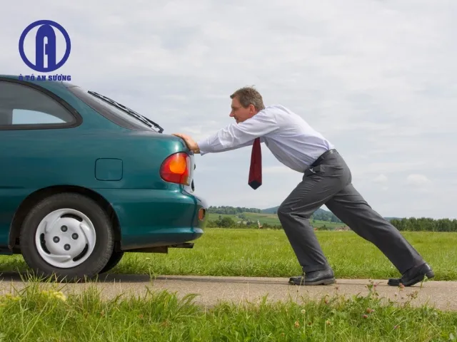 Cách đẩy xe ô tô an toàn khi gặp sự cố chết máy giữa đường