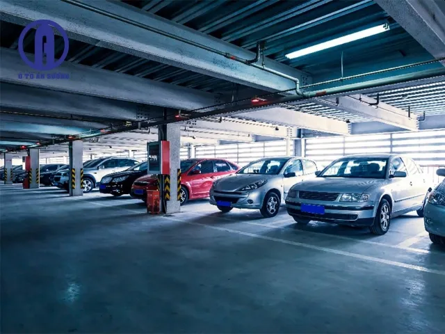 Hướng dẫn các bước lái xe ô tô ra khỏi vị trí đỗ an toàn