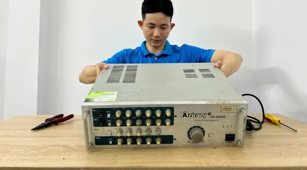 kỹ thuật viên sửa chữa amply tại tphcm