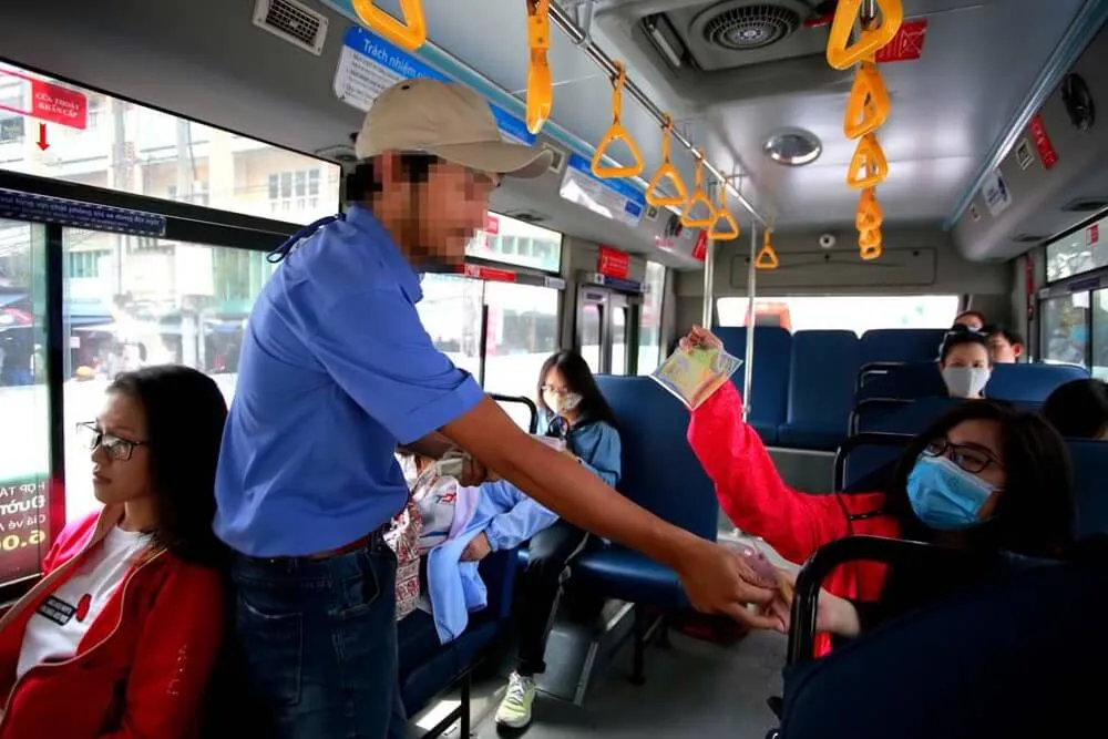 Lơ xe là gì - Nghề phụ xe tải chuyên nghiệp