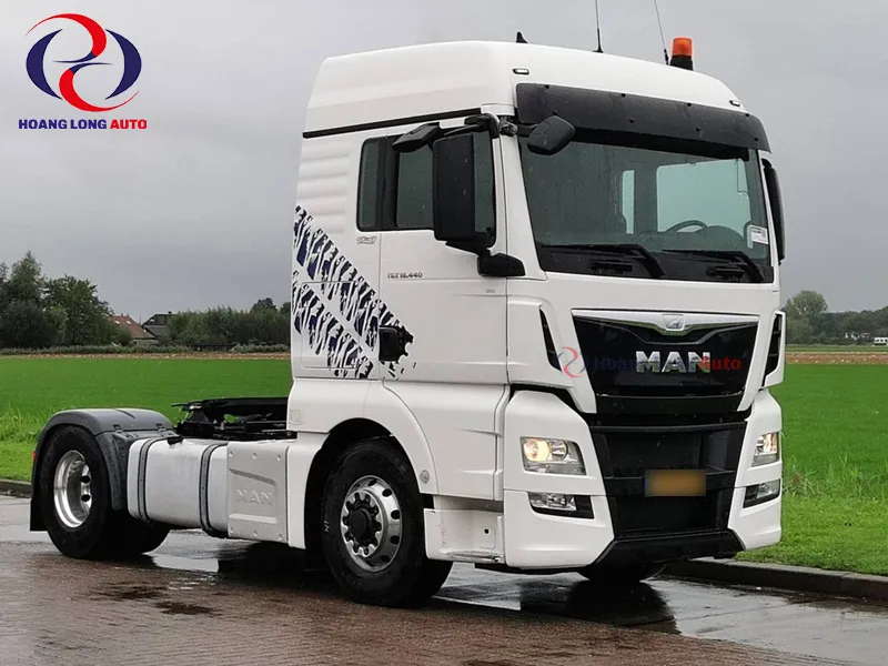 Xe đầu kéo MAN 1 cầu 4x2 vận hành linh hoạt trong cảng