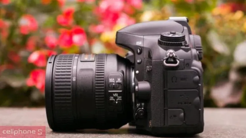 Sử dụng tủ chống ẩm để bảo vệ ống kính khỏi nấm mốc