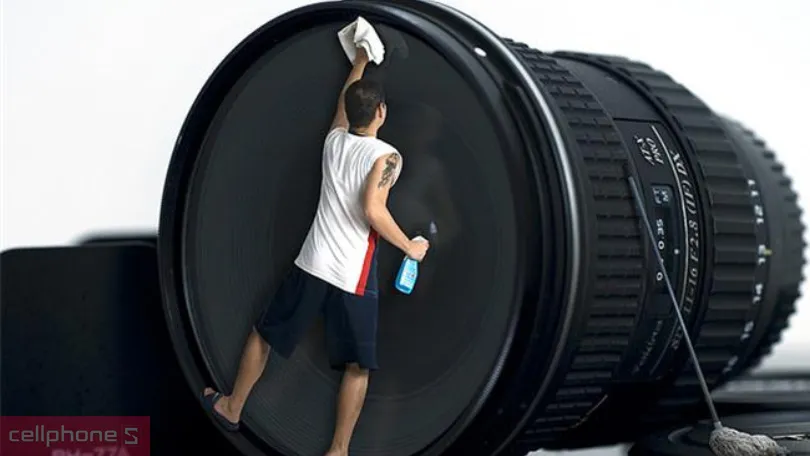 Vệ sinh thân máy thường xuyên giúp thiết bị luôn như mới