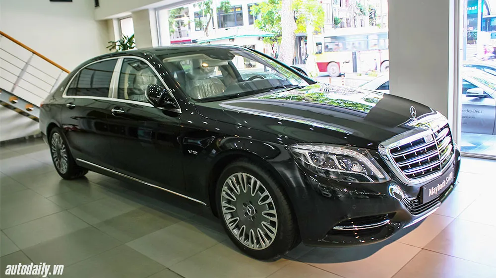 Mẫu xe Maybach S600 với thiết kế ngoại thất sang trọng, lịch lãm