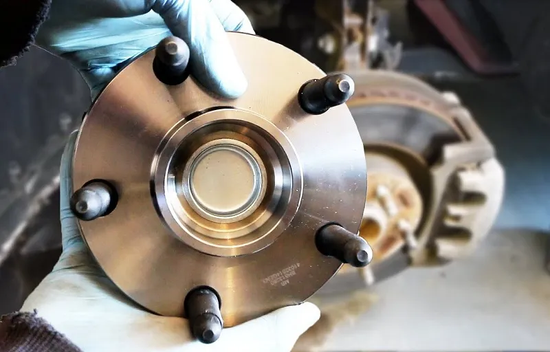 Các dấu hiệu hư hỏng moay ơ thường gặp trên các dòng xe tải hiện nay