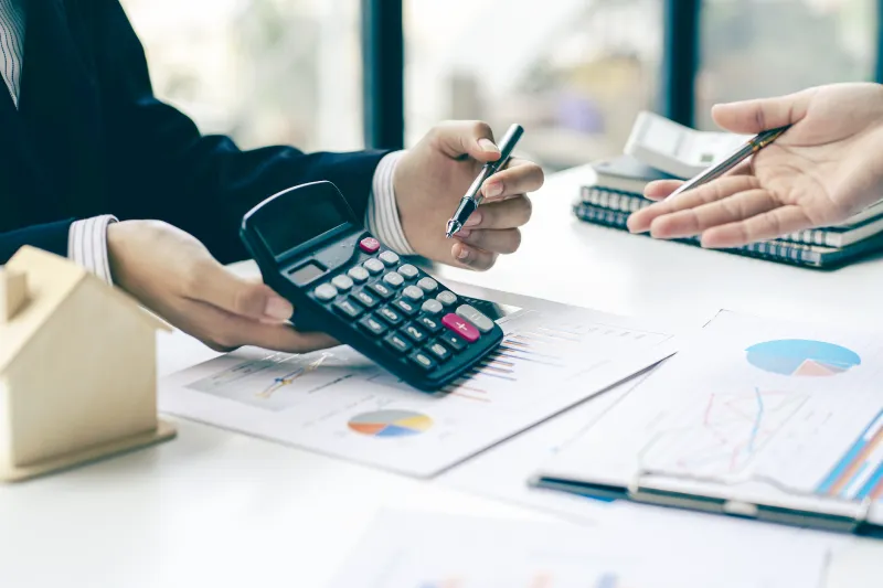 Mối quan hệ lãi suất danh nghĩa và lãi suất thực