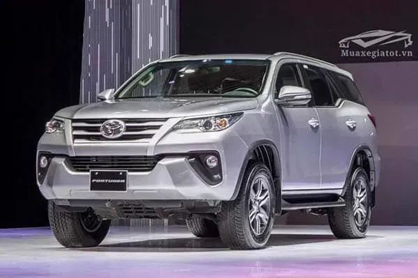 Đầu xe Toyota Fortuner máy dầu đời 2022 2023