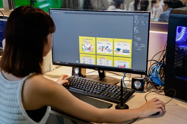 Thiết kế đồ họa đóng vai trò quan trọng trong giao diện ô tô trên máy tính