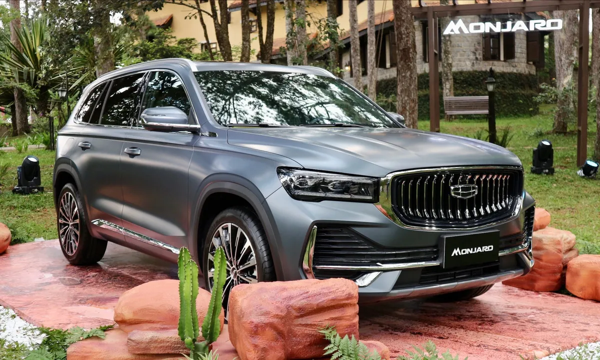 Người mệnh Thủy nên ưu tiên các gam màu thuộc hành Kim để gia tăng vượng khí