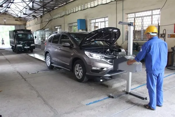 Quy định về chu kỳ và lệ phí kiểm định lại xe ô tô 7 chỗ