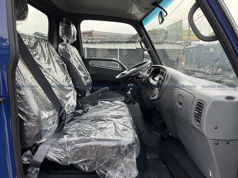Nội thất tinh tế của xe cẩu 2 tấn rưỡi Hyundai N250SL