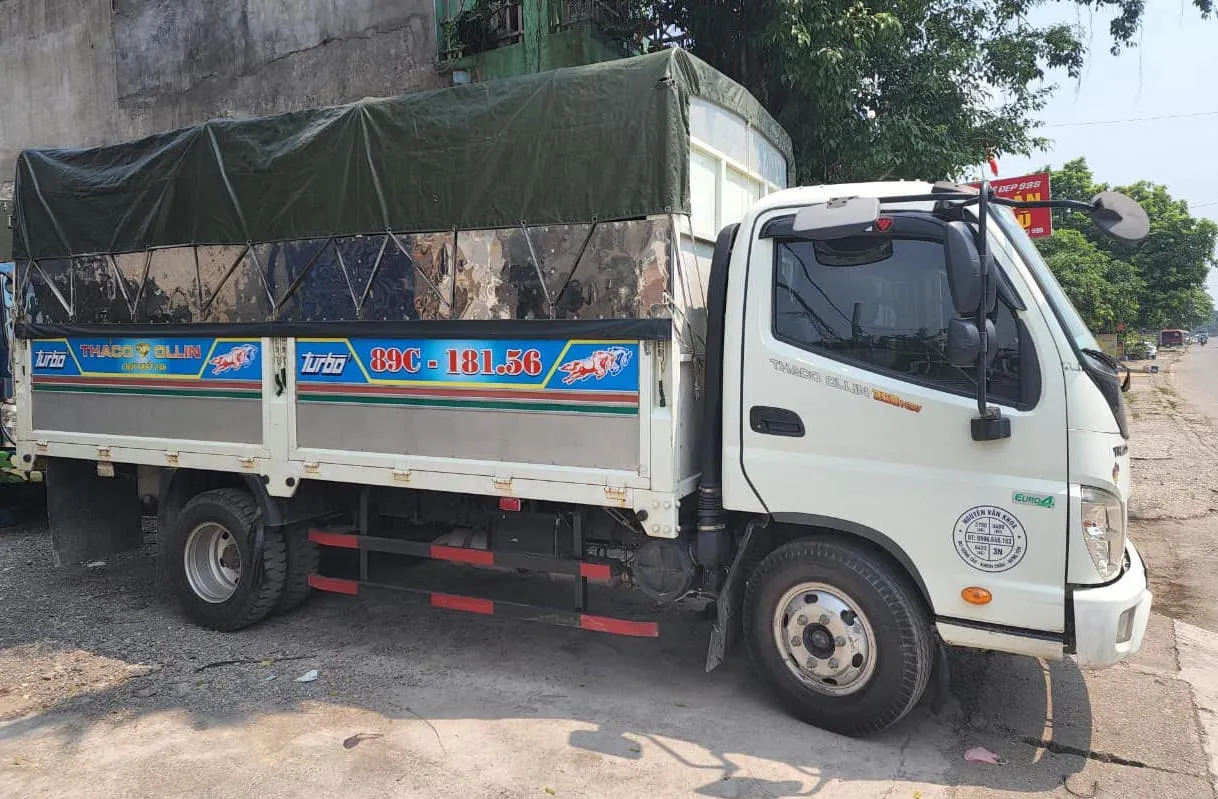 Xe tải Thaco Ollin 350 đời 2018 thùng bạt màu trắng