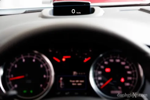 Chi tiết nội thất Peugeot 508 2015