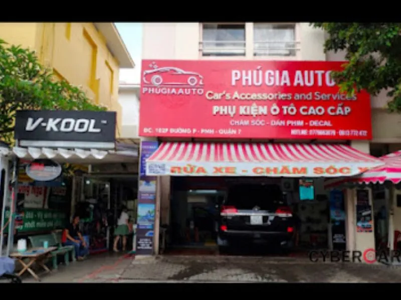 Cửa hàng phụ tùng Phú Gia Auto