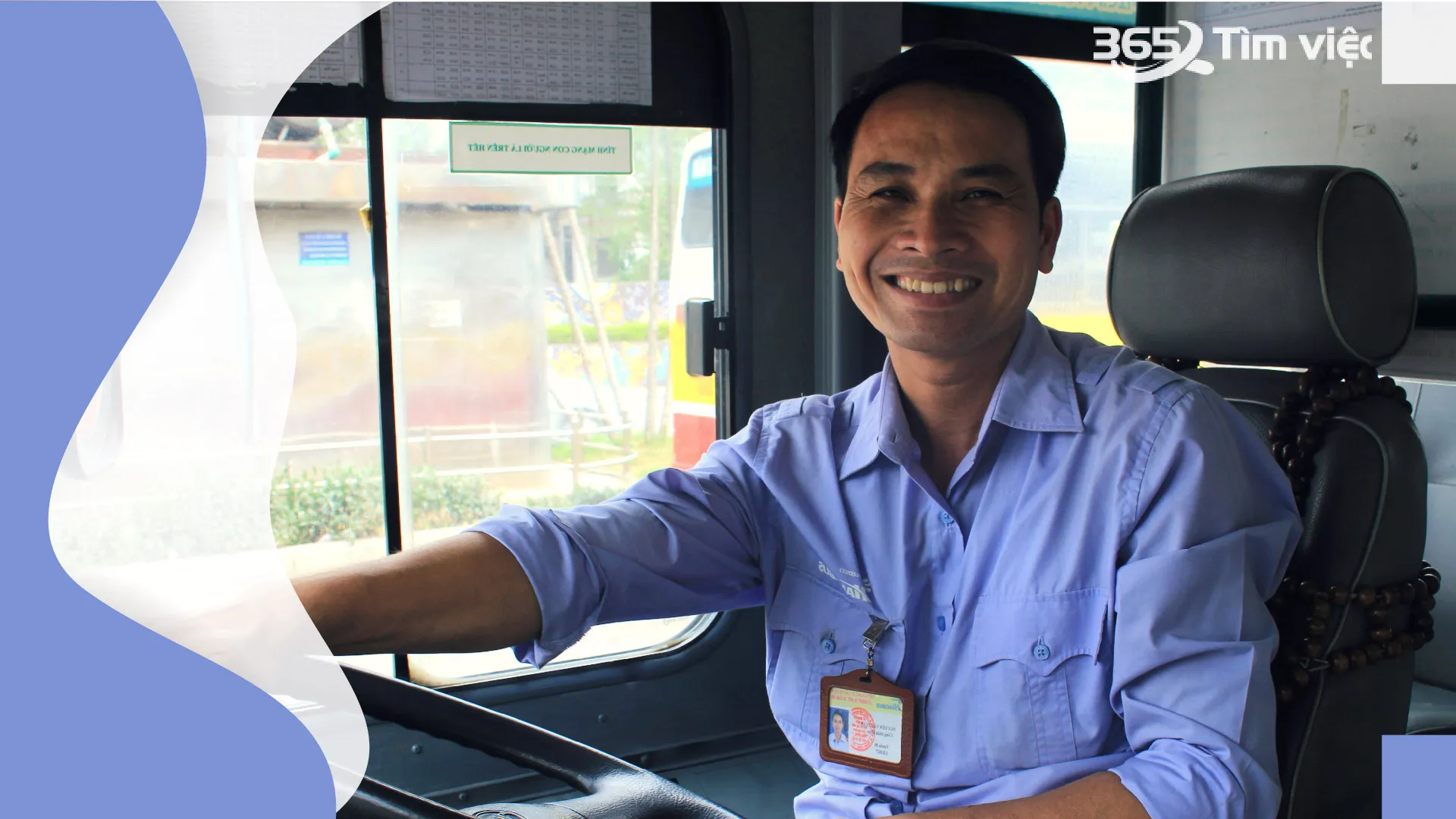 Phụ xe buýt phục vụ hành khách, xử lý hàng hóa như thế nào?