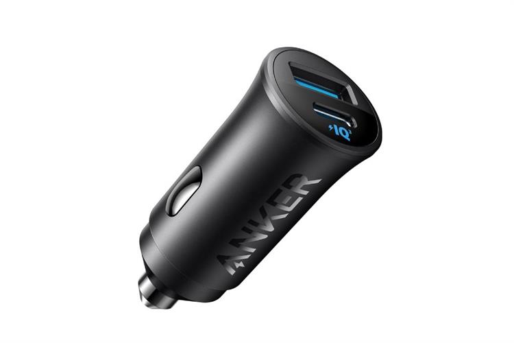 Cổng Sạc Điện Thoại Trên Ô Tô: Những Lưu Ý Quan Trọng Để Bảo Vệ Pin