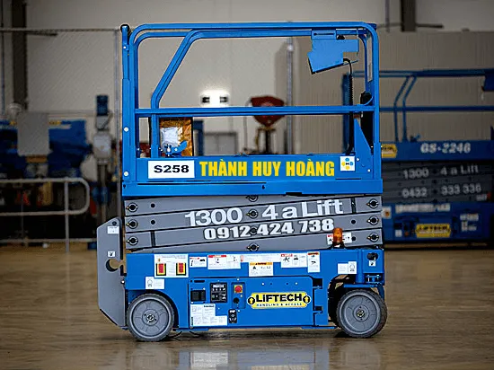 Xe nâng phương thẳng đứng JLG