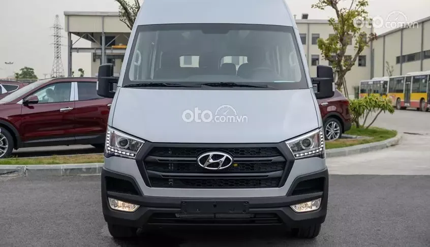 Dòng xe 16 chỗ của Hyundai sở hữu vóc dáng to lớn và bề thế nhất phân khúc
