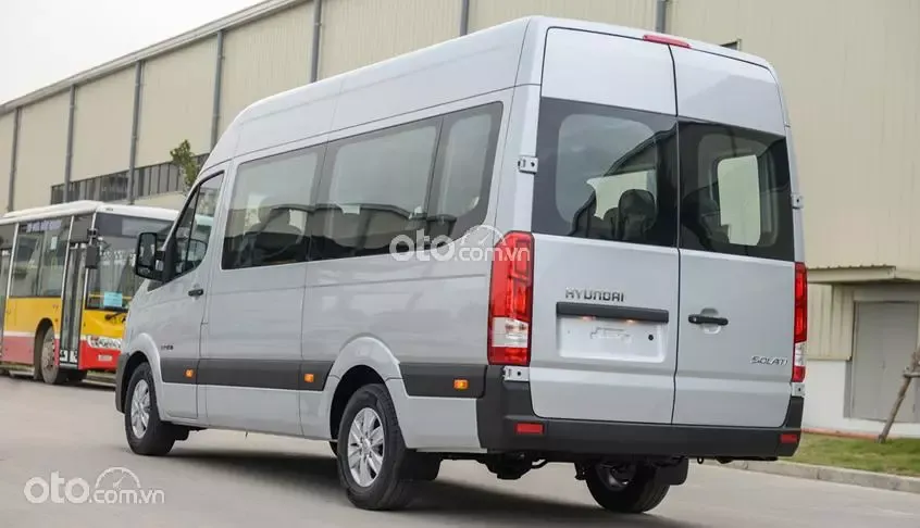 Đèn hậu 3 tầng với độ nhận diện cao vào ban đêm