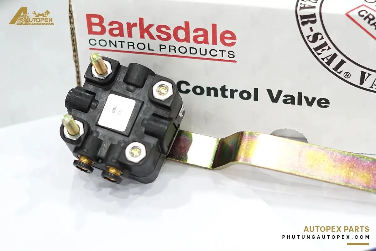 Cần chỉnh bóng hơi nâng gầm cho xe đầu kéo Mỹ và JAC