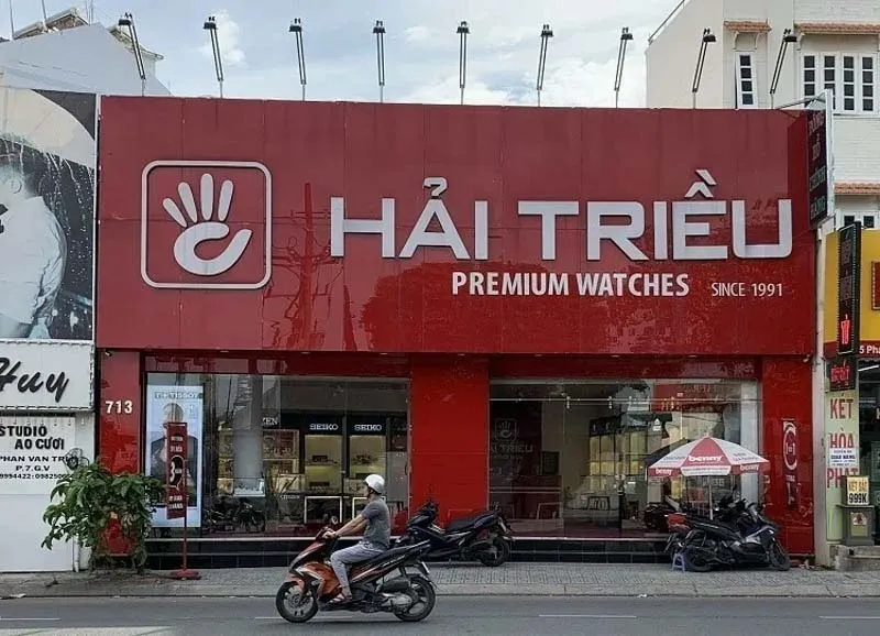 Quy trình vệ sinh vỏ đồng hồ bằng máy rung siêu âm cường độ cao