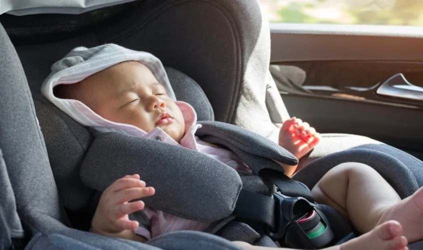 Hướng dẫn cách lắp và sử dụng ghế ngồi ô tô cho bé