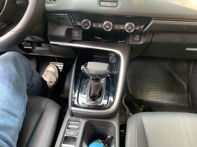 Thay Tay Nắm Cần Số Ô Tô Hiệu Quả Và An Toàn Nhất