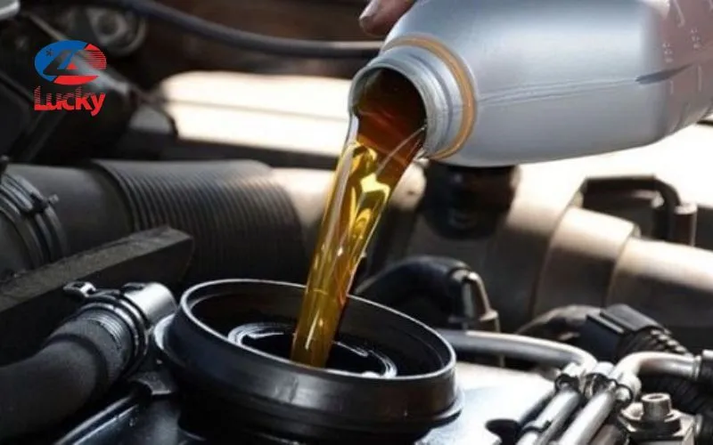 thay-dau-o-to-het-bao-nhieu-tien-4