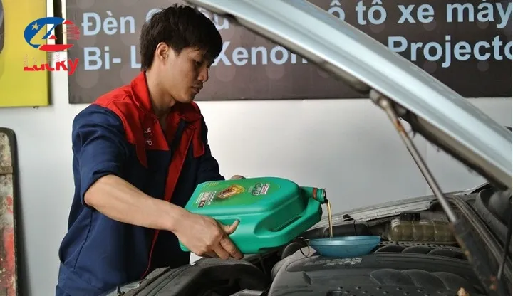 thay-dau-o-to-het-bao-nhieu-tien-8