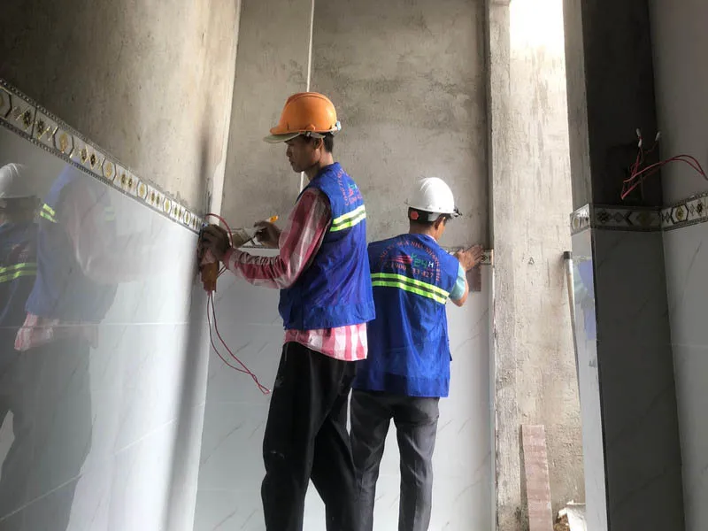 Lắp đặt hệ thống điện âm tường theo tiêu chuẩn an toàn IEC