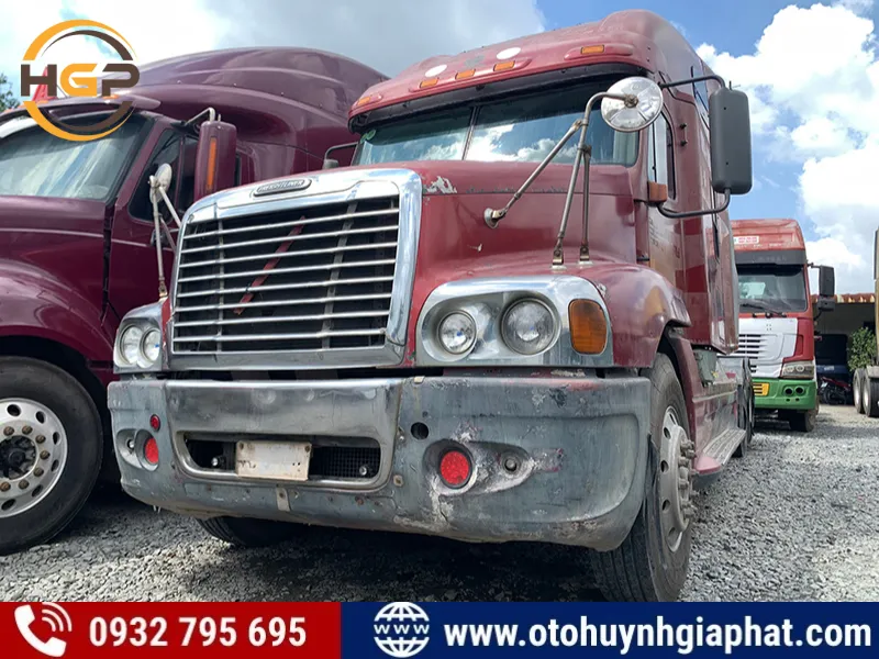 Xe đầu kéo Mỹ Freightliner công suất 455HP vận hành mạnh mẽ