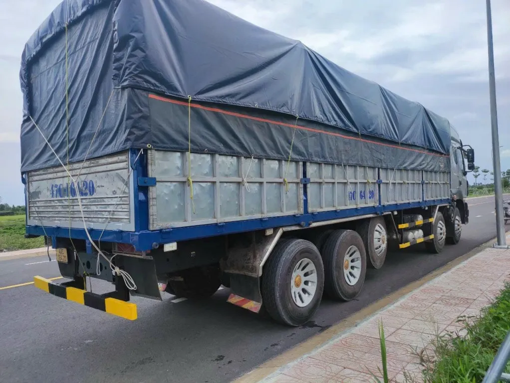 thung-xe-chenglong-5-chan-9m7