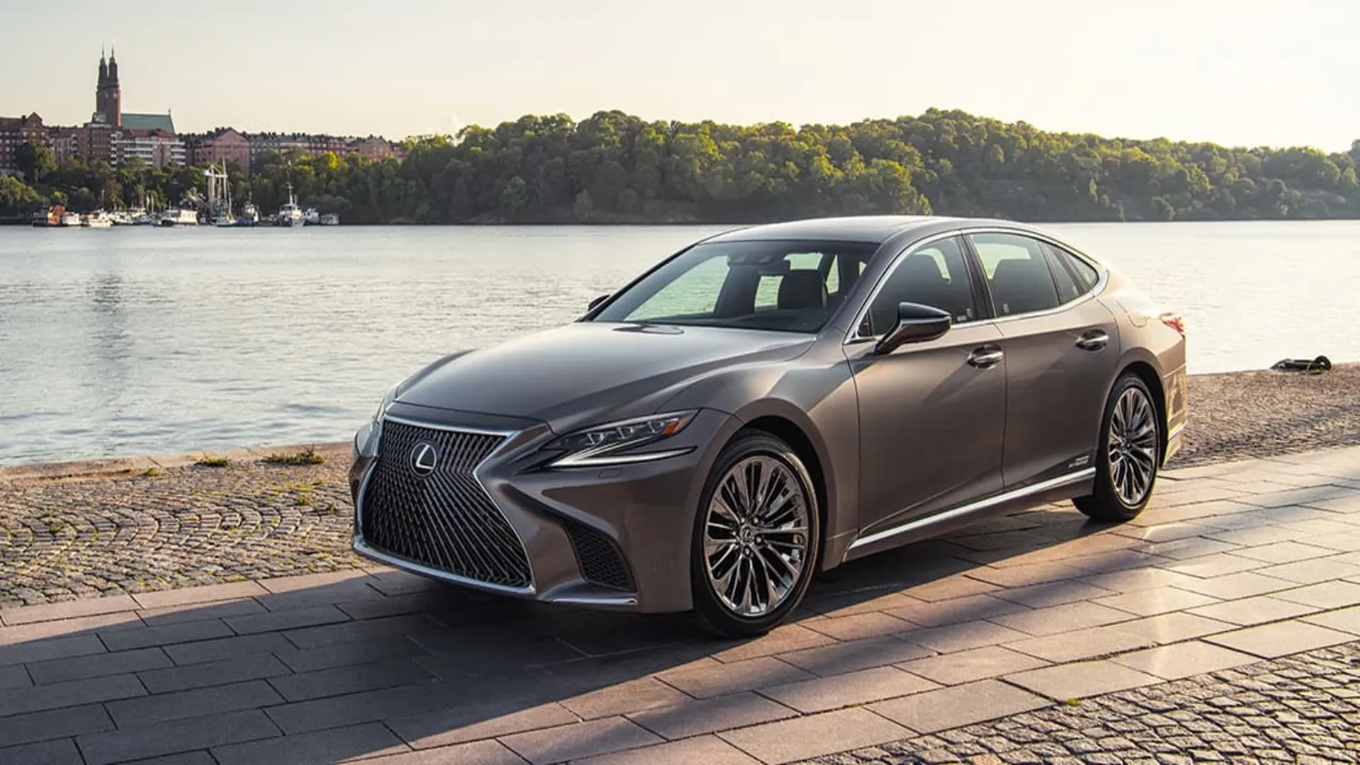 Lexus LS 500h - Xe sang Nhật Bản với công nghệ hybrid