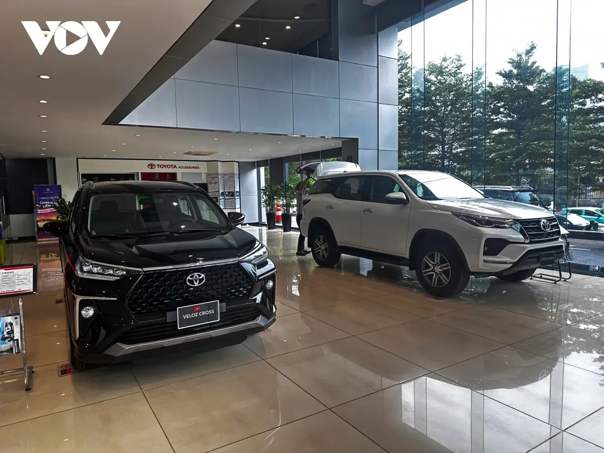 Xe tải JAC chờ đăng ký tại showroom